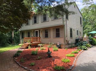 73 Gidley Town Rd, Dartmouth, MA 02747
