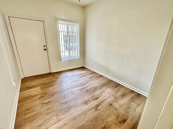 3rd image of 11118 Victory Blvd APT 6