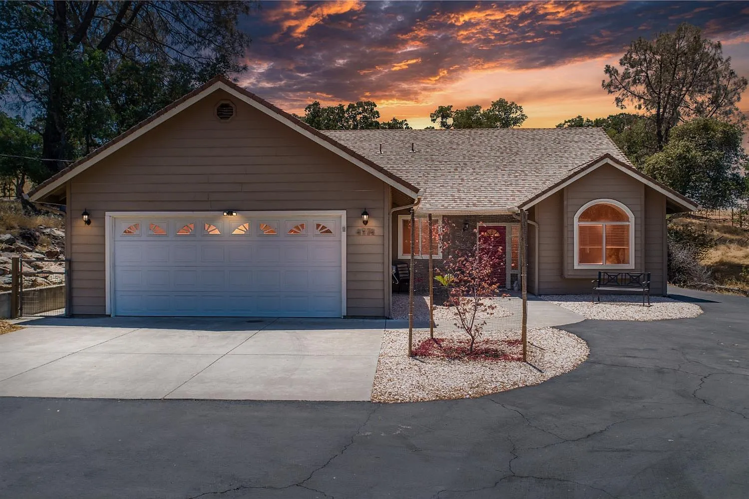 4974 Fong Dr photo 1