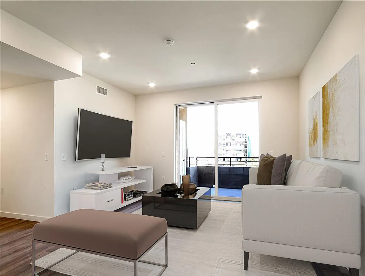 2 bed, 940 sqft, $2,695 — Photo 2