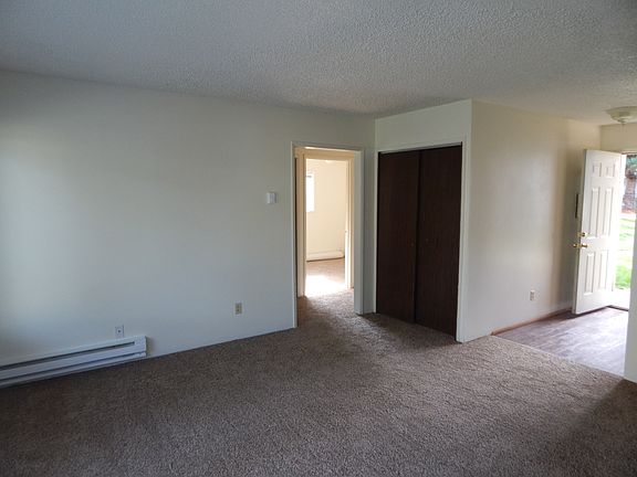 5th image of 687 Ramsey St NE APT B