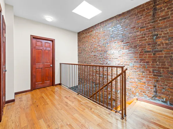 609 Lexington Avenue image 19 of 43