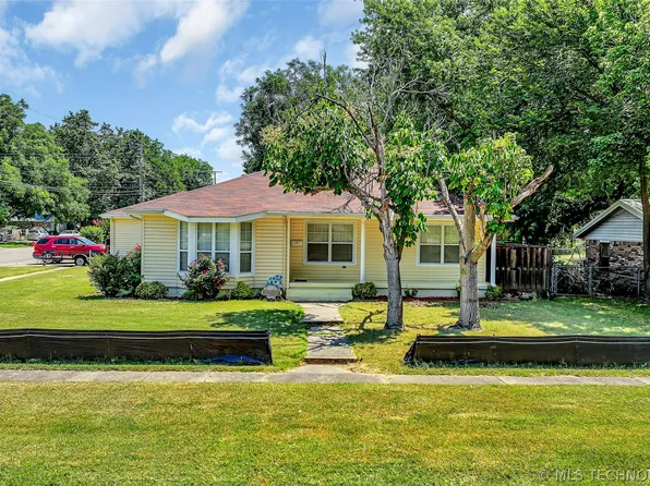 402 S 6th St, Davis, OK 73030