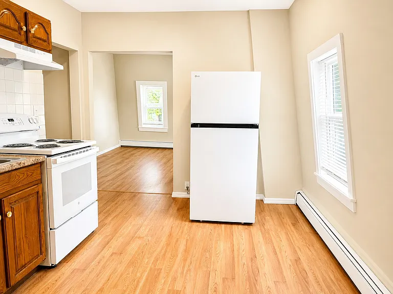 65 E New St #3 — Photo 10