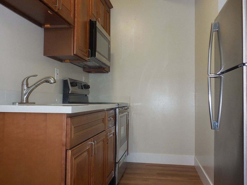 1st image of 1835 Villa St APT 11