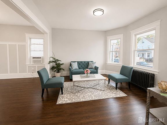 2nd image of 441 Compton Ave