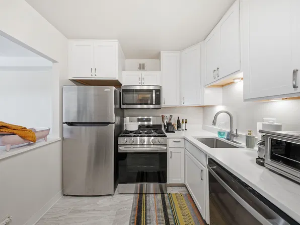 4515 Willard Ave, Chevy Chase, MD
