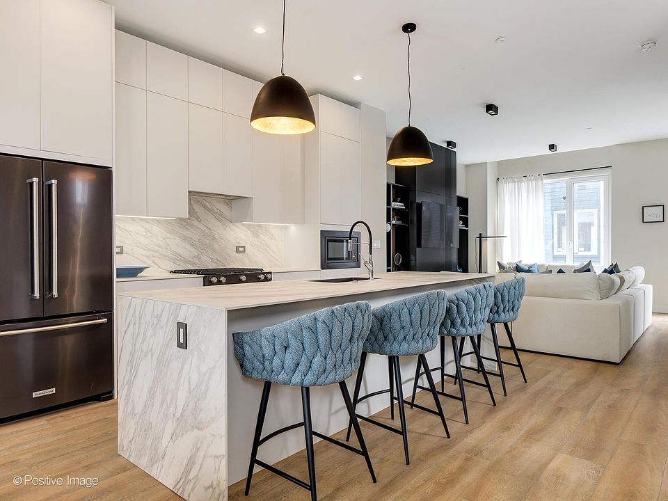 1st image of 4211 W Belmont Ave #2