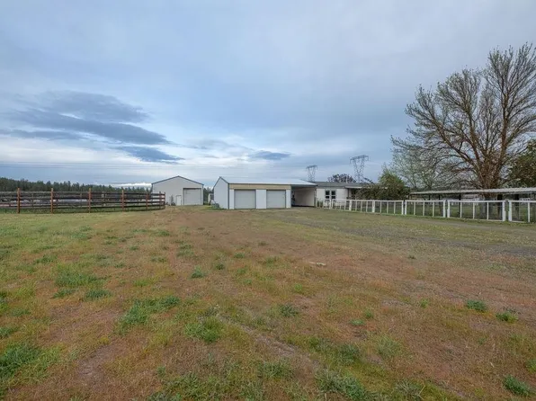 22010 N Chronicle Ln, Chattaroy, WA 99003