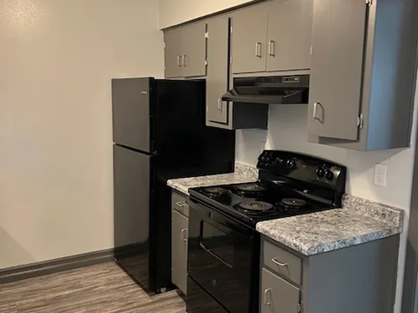 353 1st St, Neenah, WI 54956