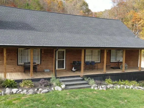 309 Melvin Cemetery Rd, Wurtland, KY 41144