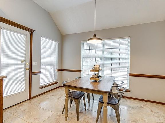 4th image of 501 Copperfield Dr