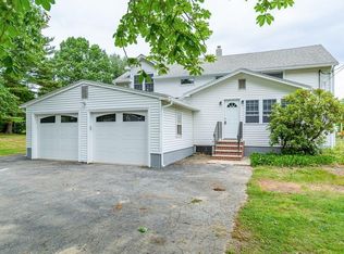 3 Dedham St, Methuen, MA 01844