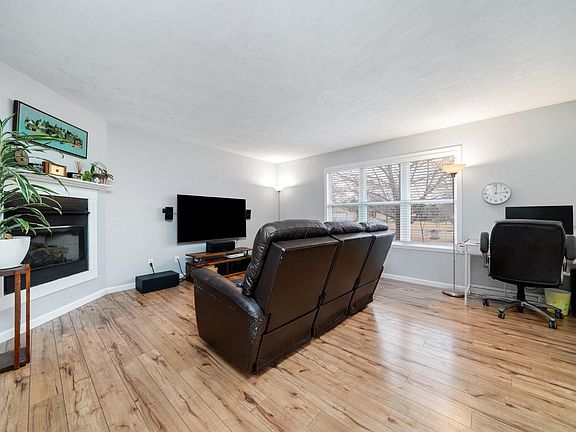 4th image of 14090 Hanna Way