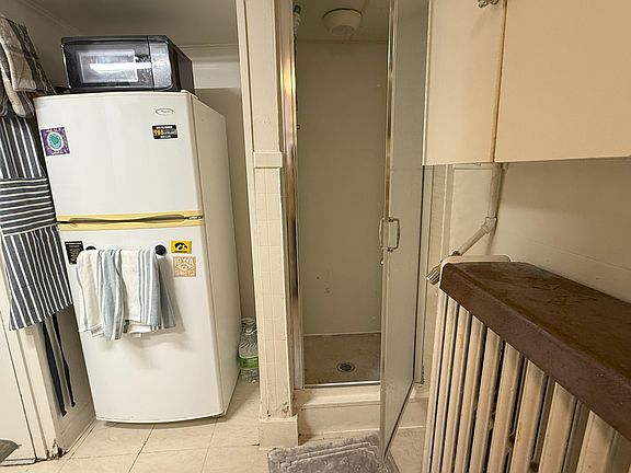 5th image of 310 N Clinton St APT 9