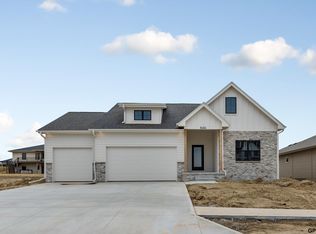 8612 Reed St, Papillion, NE 68046