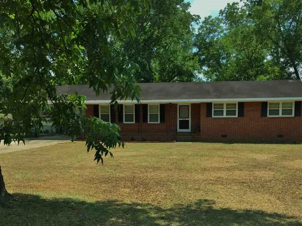 403 Farley Dr, Fort Valley, GA 31030