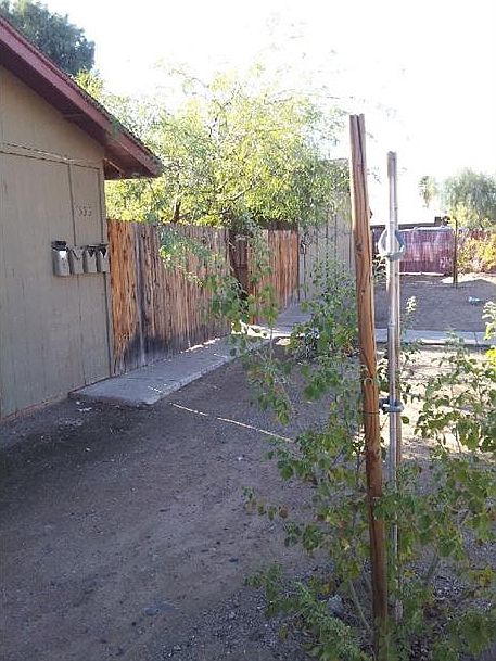 2nd image of 1529 E Adams St APT 3