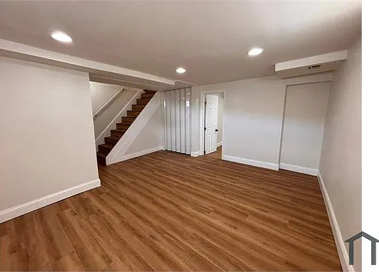 4 bed, $2,100 — Photo 3
