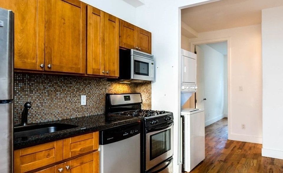 1st image of 146 Jefferson St APT 3L