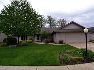 8697 Gatewood Dr, North Ridgeville, OH 44039
