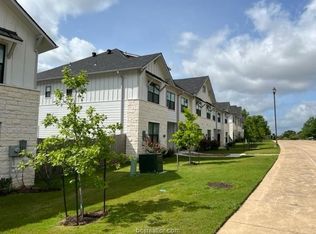 2118 Crescent Pointe Pkwy, College Station, TX 77845