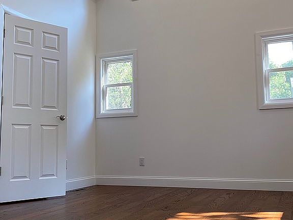 5th image of 406 Biglow Dr