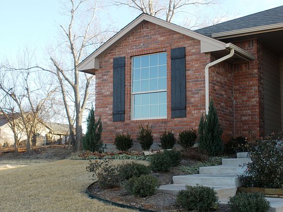 2nd image of 2220 Diana Dr