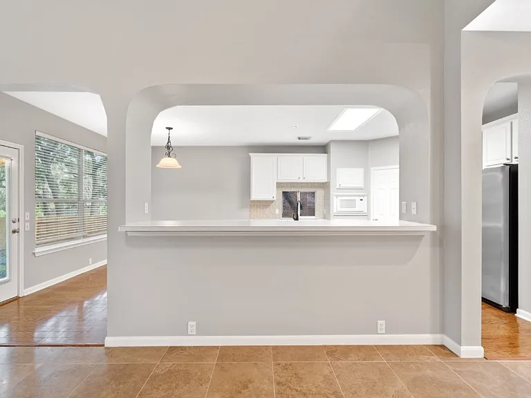 10724 Thoroughbred Dr — Photo 9
