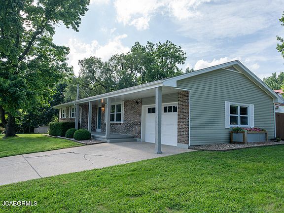 4th image of 705 Proctor Dr