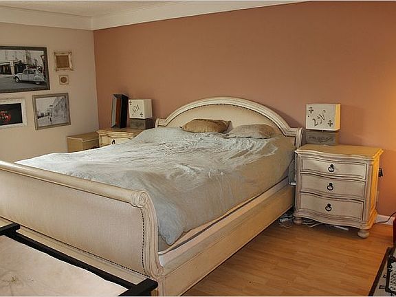 3rd image of 353 Philip Dr APT 104