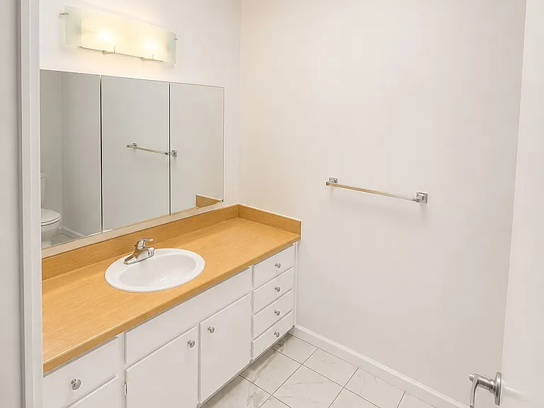 Solano Apartments — Photo 39