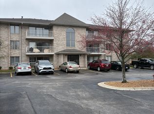 1041 Ashley Ct S APT 2D, Lockport, IL