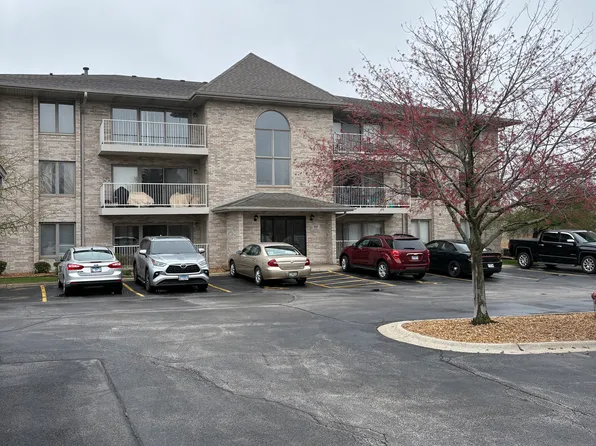 1041 Ashley Ct S APT 2D, Lockport, IL 60441