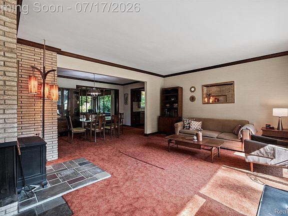 3rd image of 23251 Cass Ave