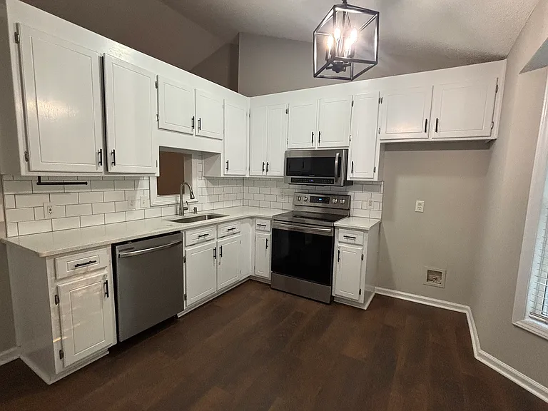 116 Patricia Dr — Photo 4