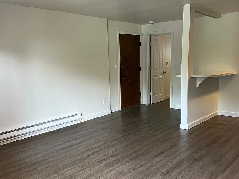 Eagle Court Apartments — Photo 25