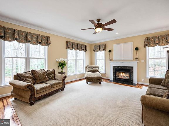 4th image of 13013 Dahlia Ln