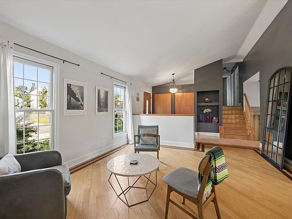 4th image of 725 Buffalo Cir