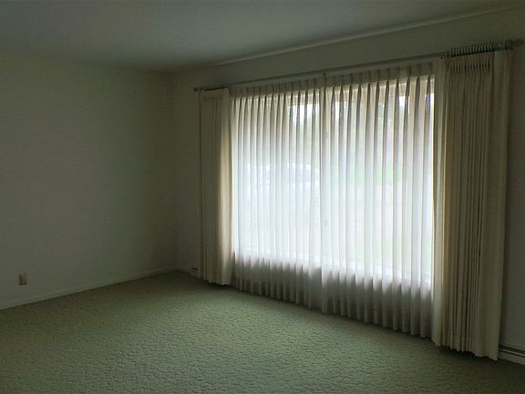 3rd image of 3620 Cortland Dr
