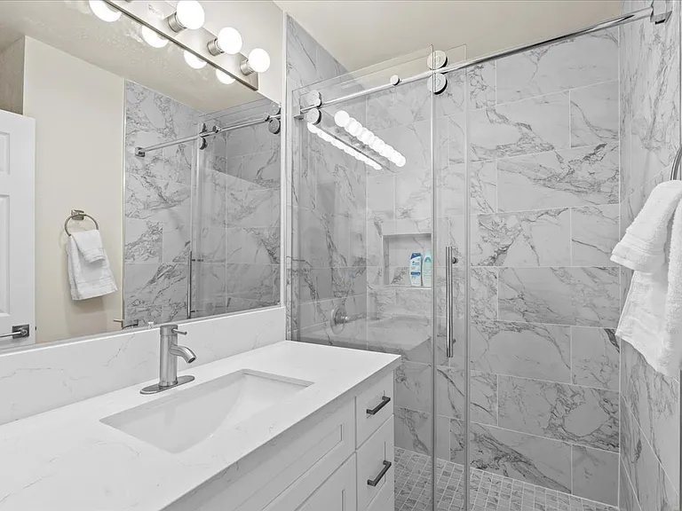 W Juno Ave — Photo 15