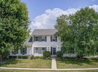 1415 Eldorado Dr, Oconomowoc, WI 53066