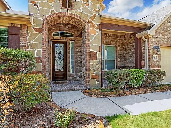 3rd image of 25206 Forest Lake Cir