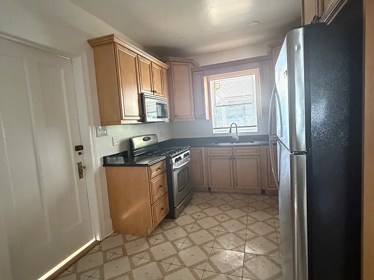 2611 Walnut Ave #2 — Photo 7