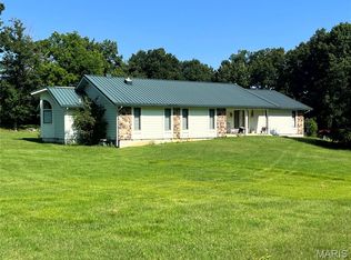 1 Country Life Ln, Defiance, MO 63341