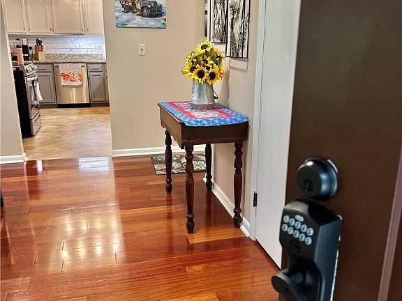 5th image of 494 Bahia Cir #A