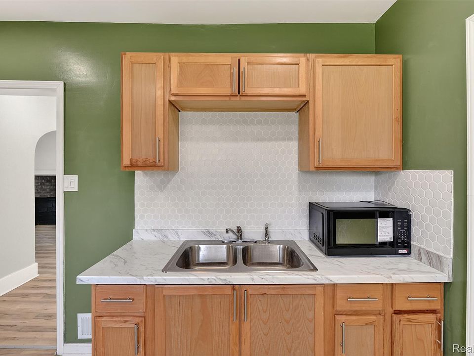 12676 Wyoming Ave, photo 15