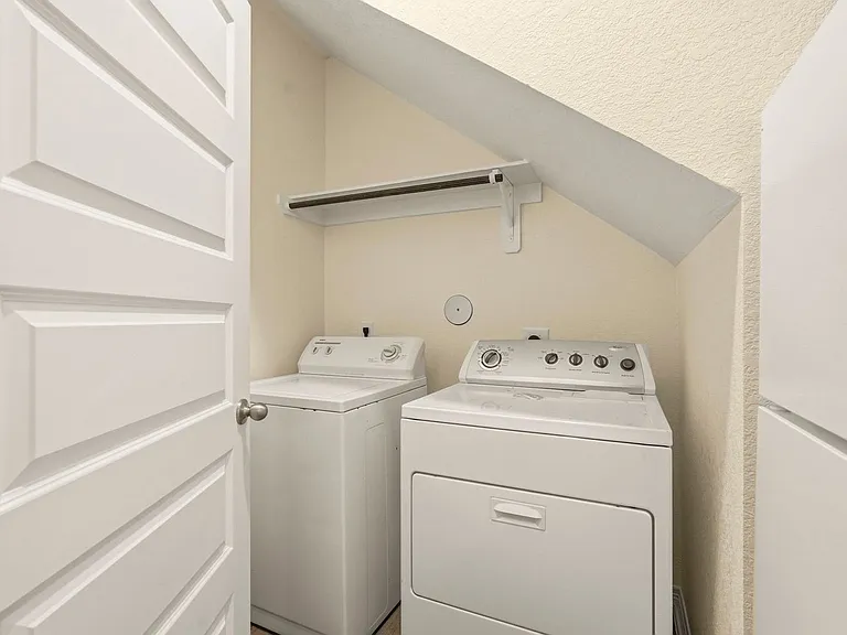 812 Coronado Terrace Ln — Photo 26