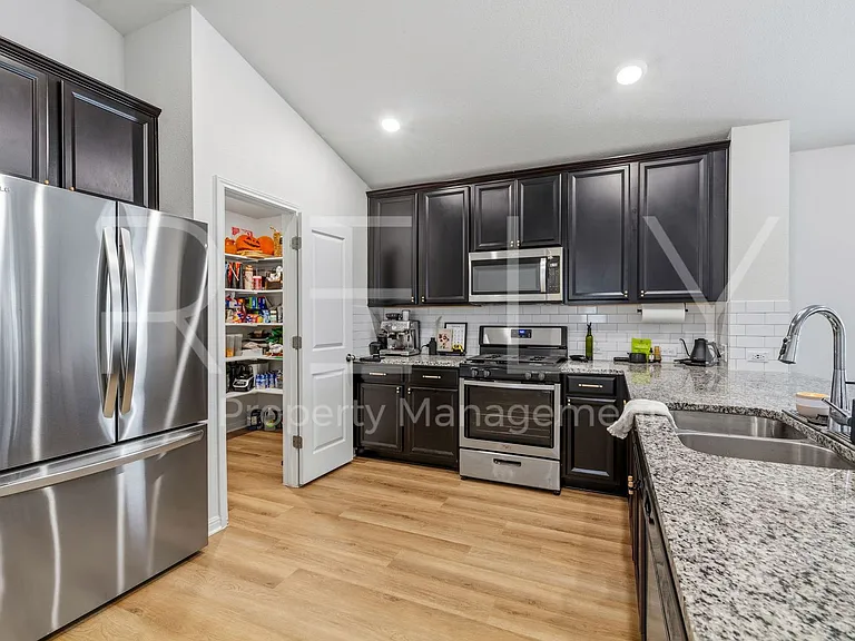 6517 Teramo Ter — Photo 10