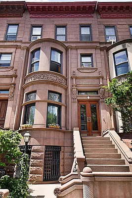 Sold by Compass | media 1